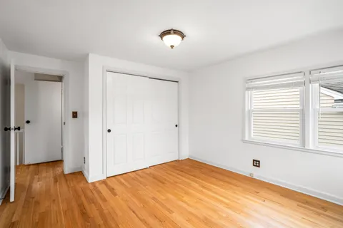 $549,000 | 6221 North Lake Drive, Whitefish Bay, WI 53217