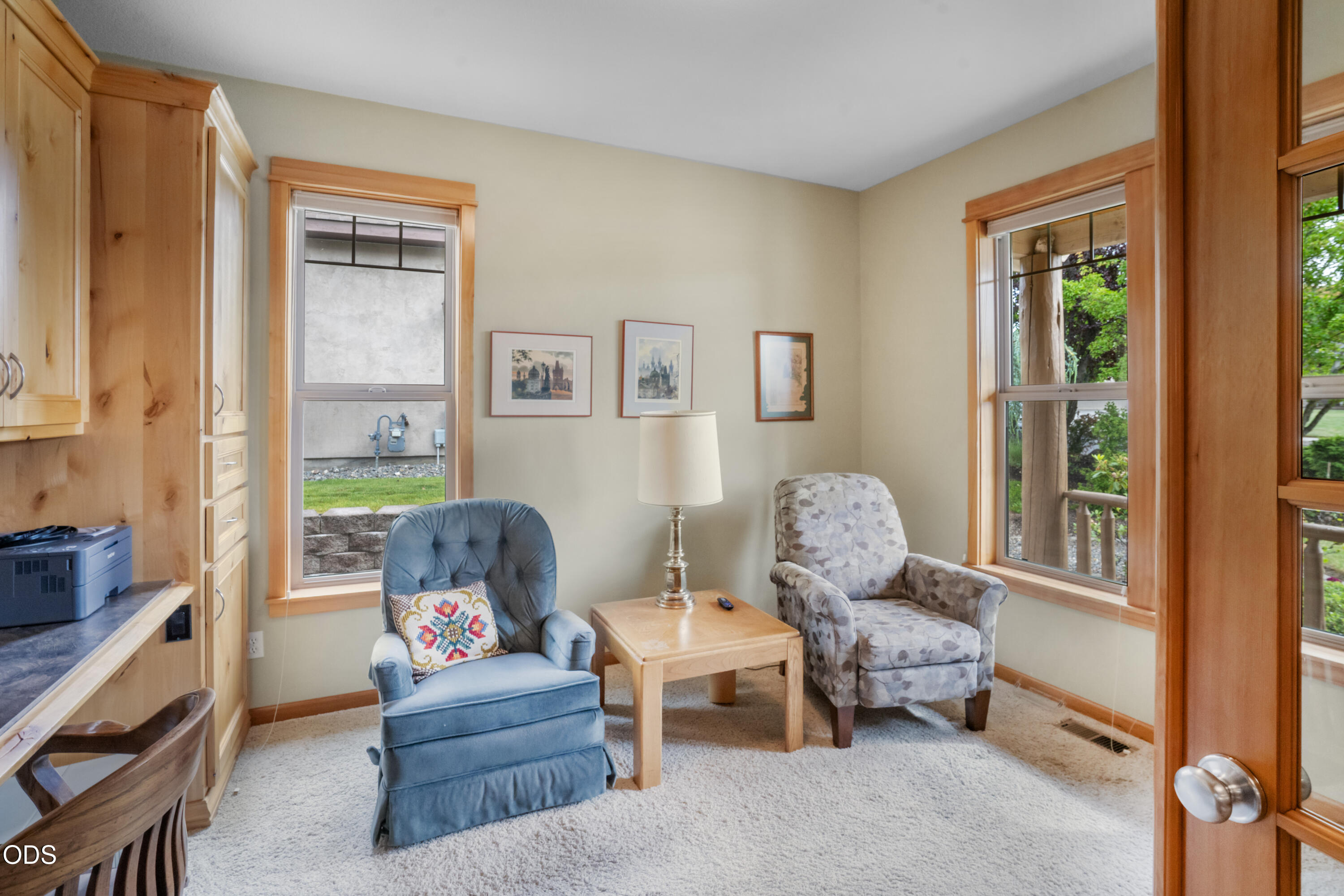3571 Southwest 36th Place Redmond, OR 97756 - Photo 4 of 39