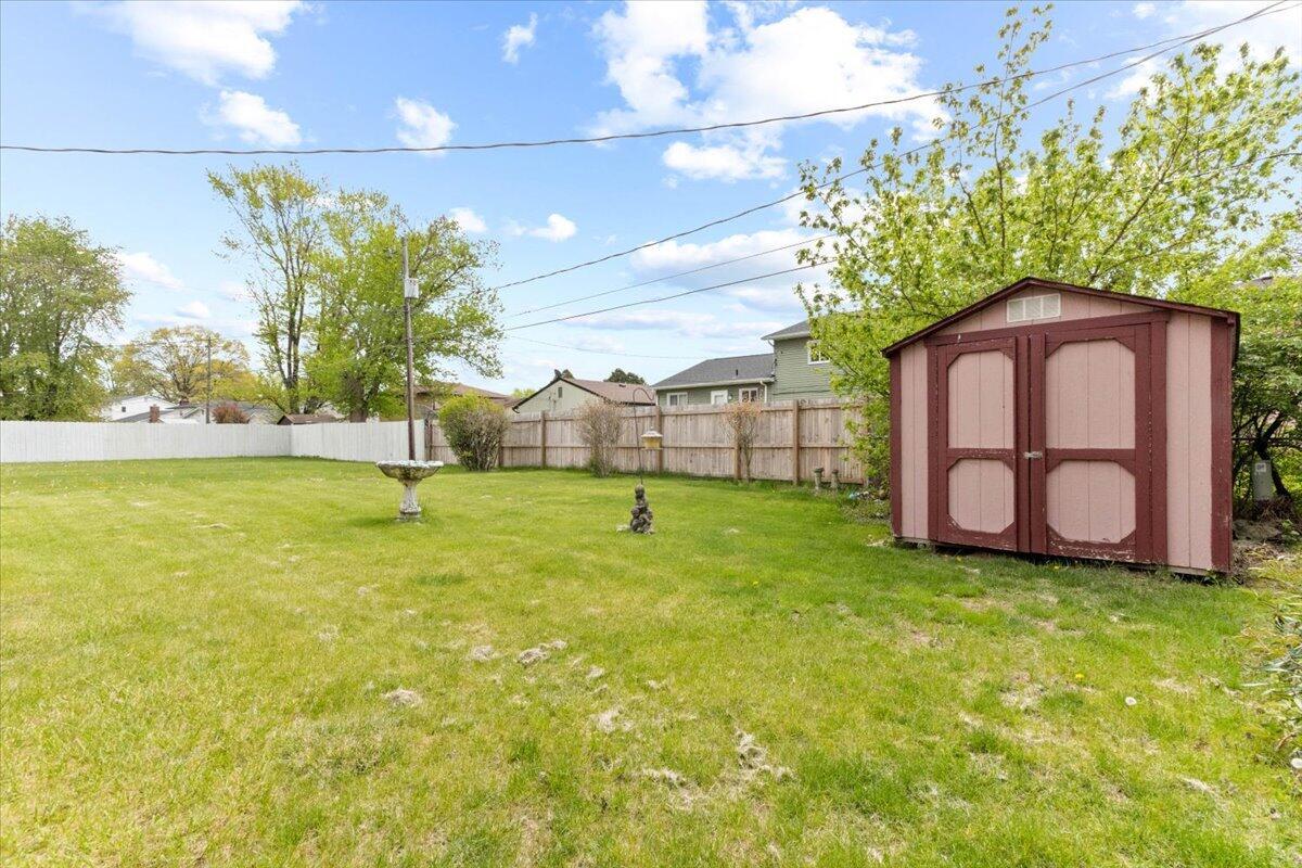 3175 Pine Valley Road Columbus, OH 43219 - Photo 22 of 25 22-Exterior Back