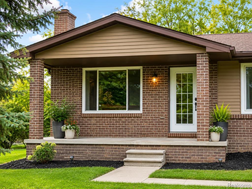 1242 Baldwin Road Lapeer, MI 48446 - Photo 2 of 27