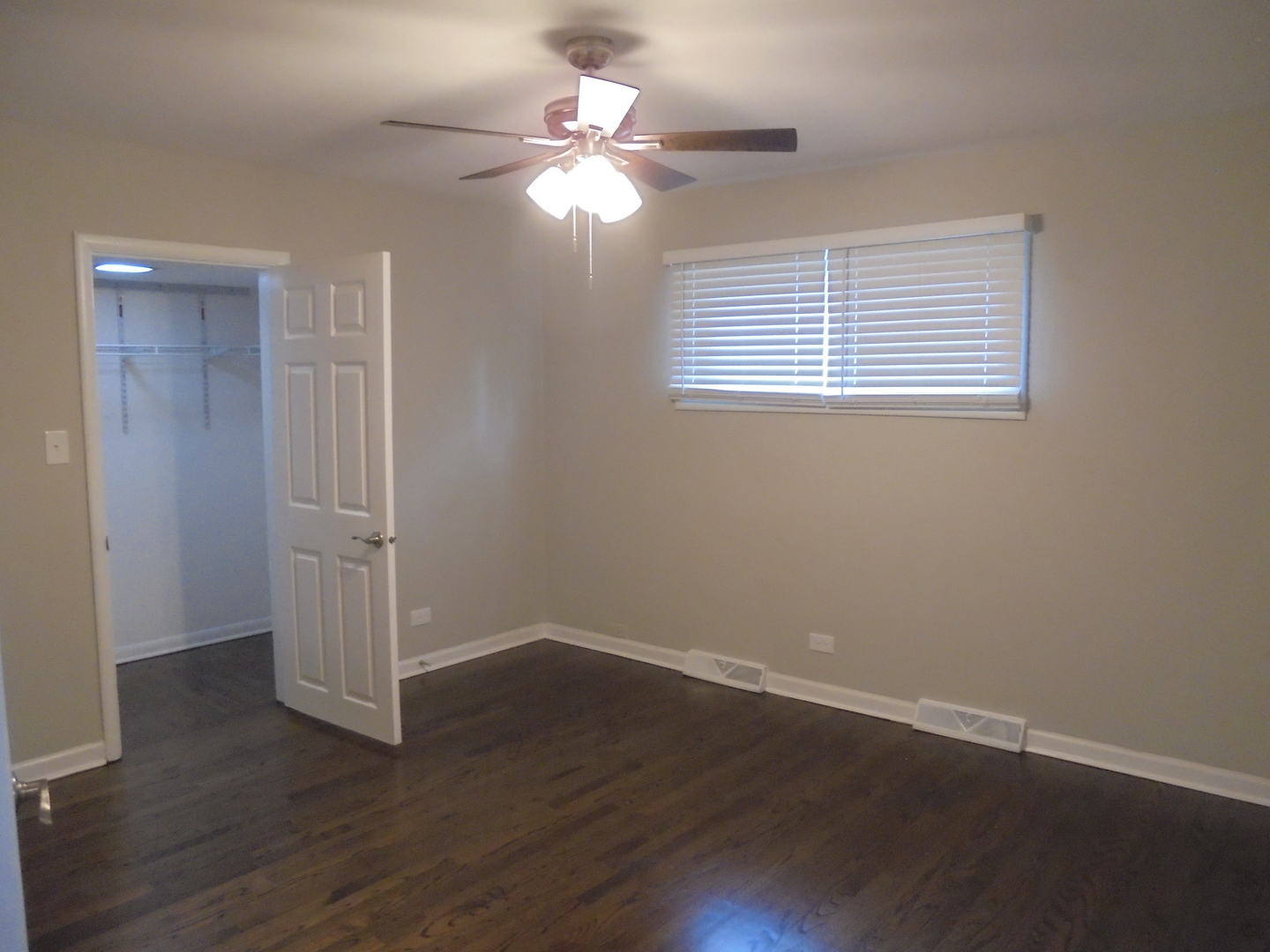 868 Jay Street Elgin, IL 60120 - Photo 12 of 26