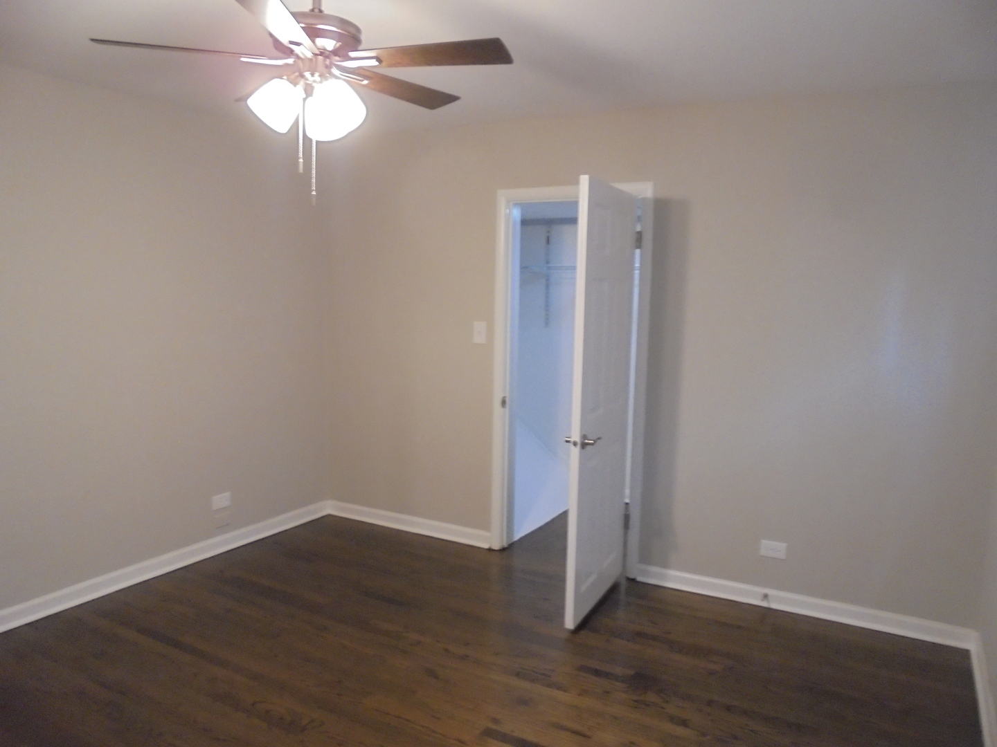 868 Jay Street Elgin, IL 60120 - Photo 13 of 26