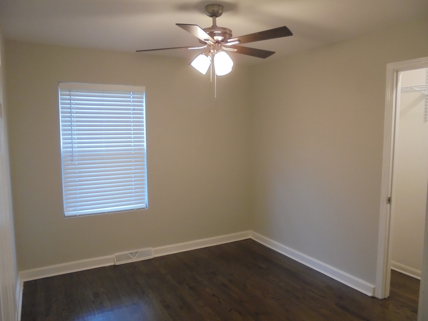 868 Jay Street Elgin, IL 60120 - Photo 14 of 26