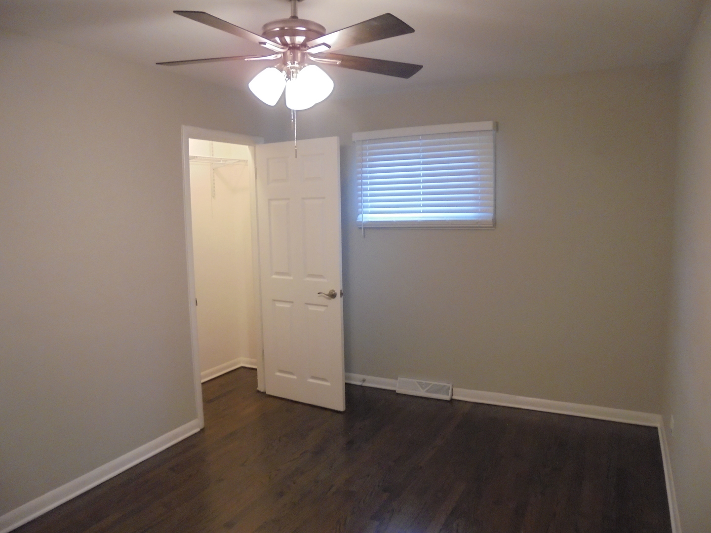 868 Jay Street Elgin, IL 60120 - Photo 16 of 26