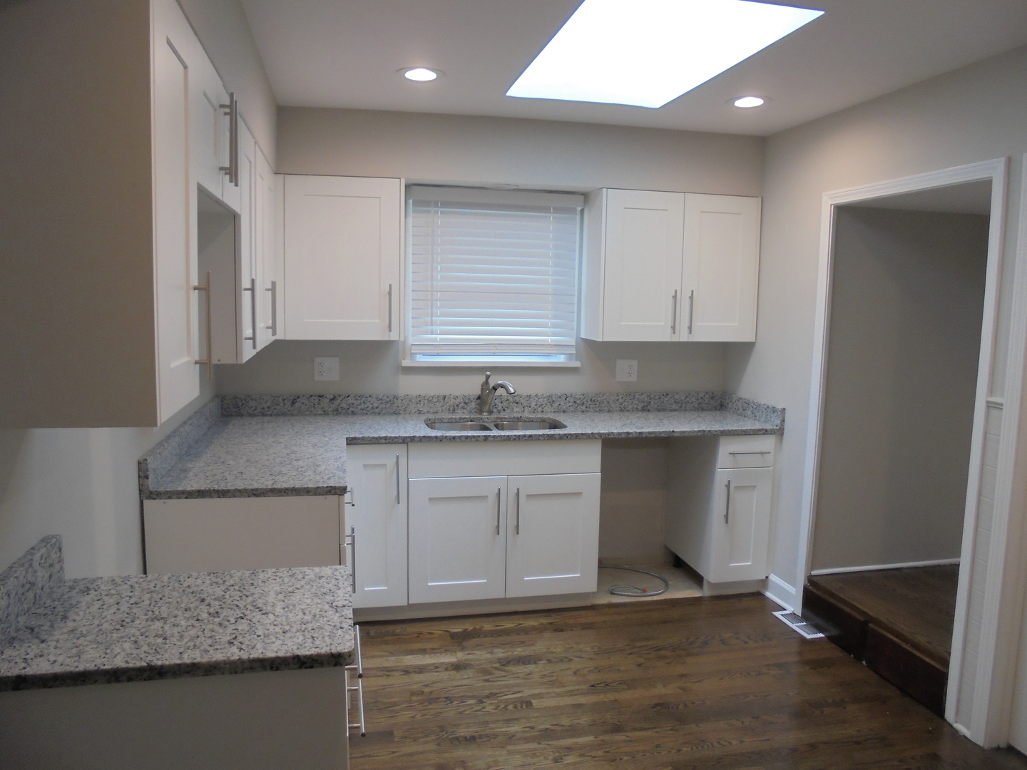 868 Jay Street Elgin, IL 60120 - Photo 5 of 26