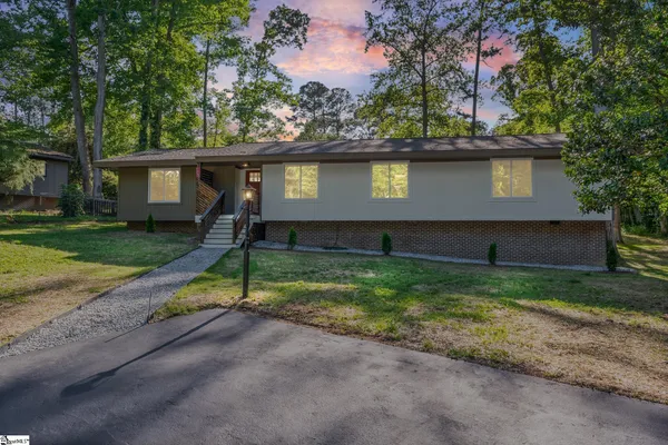 $349,999 | 105 Canebrake Lane, Simpsonville, SC 29681