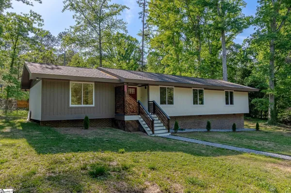 $349,999 | 105 Canebrake Lane, Simpsonville, SC 29681