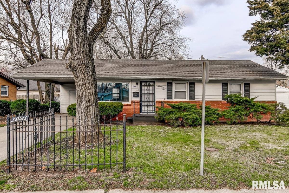 1921 Greentree Road Springfield, IL 62703 - Photo 1 of 19