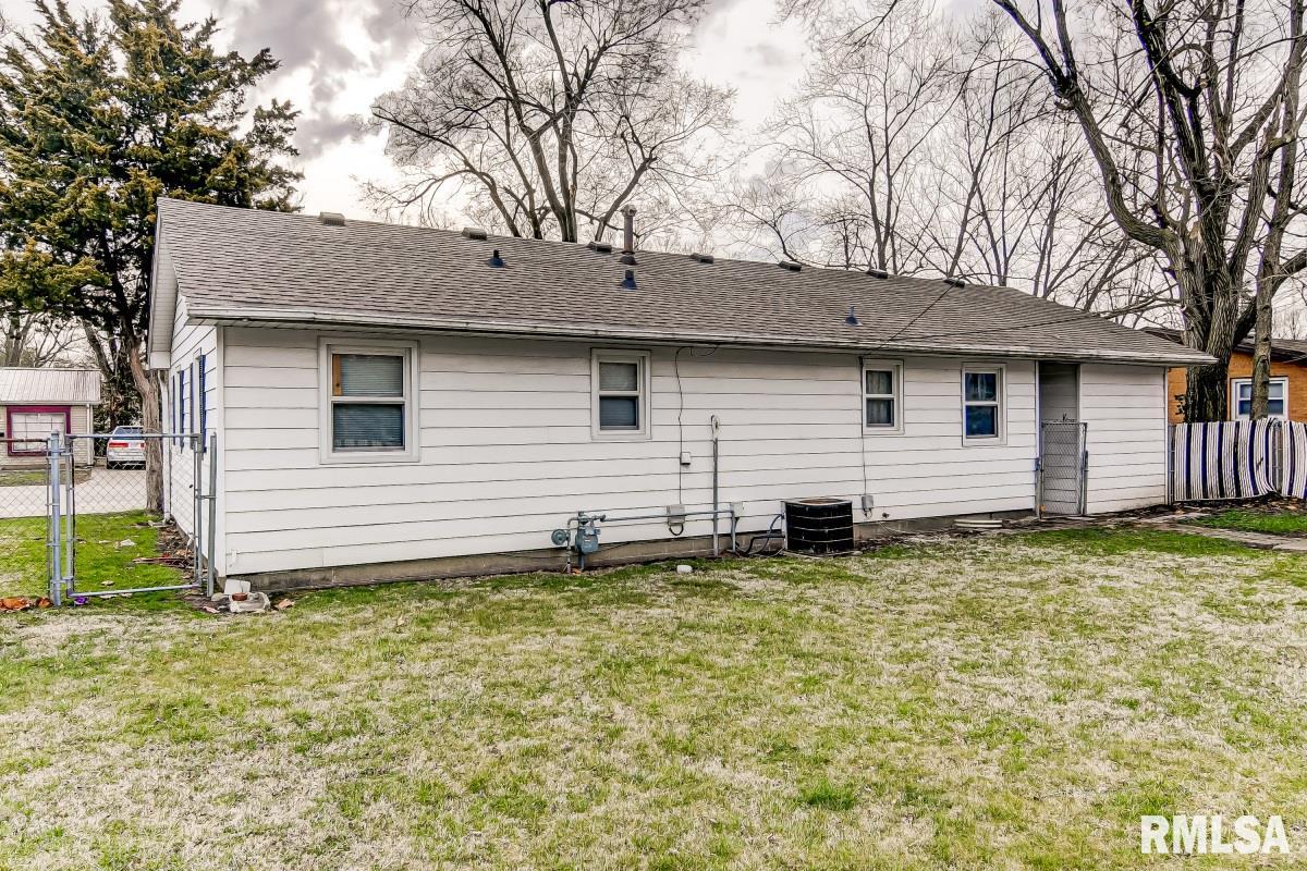 1921 Greentree Road Springfield, IL 62703 - Photo 17 of 19