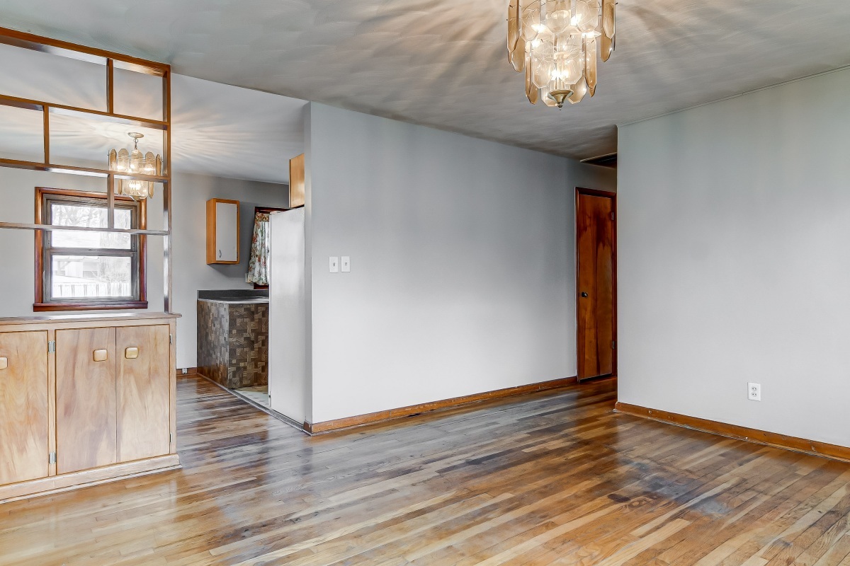 1921 Greentree Road Springfield, IL 62703 - Photo 4 of 19