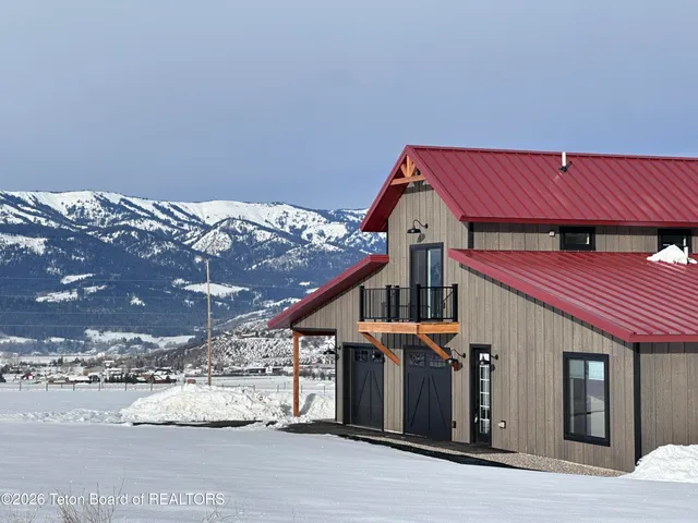 $1,100,000 | 115 Spike Loop, Etna, WY 83118