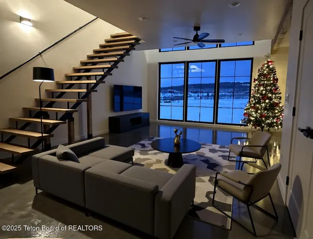 $1,100,000 | 115 Spike Loop, Etna, WY 83118