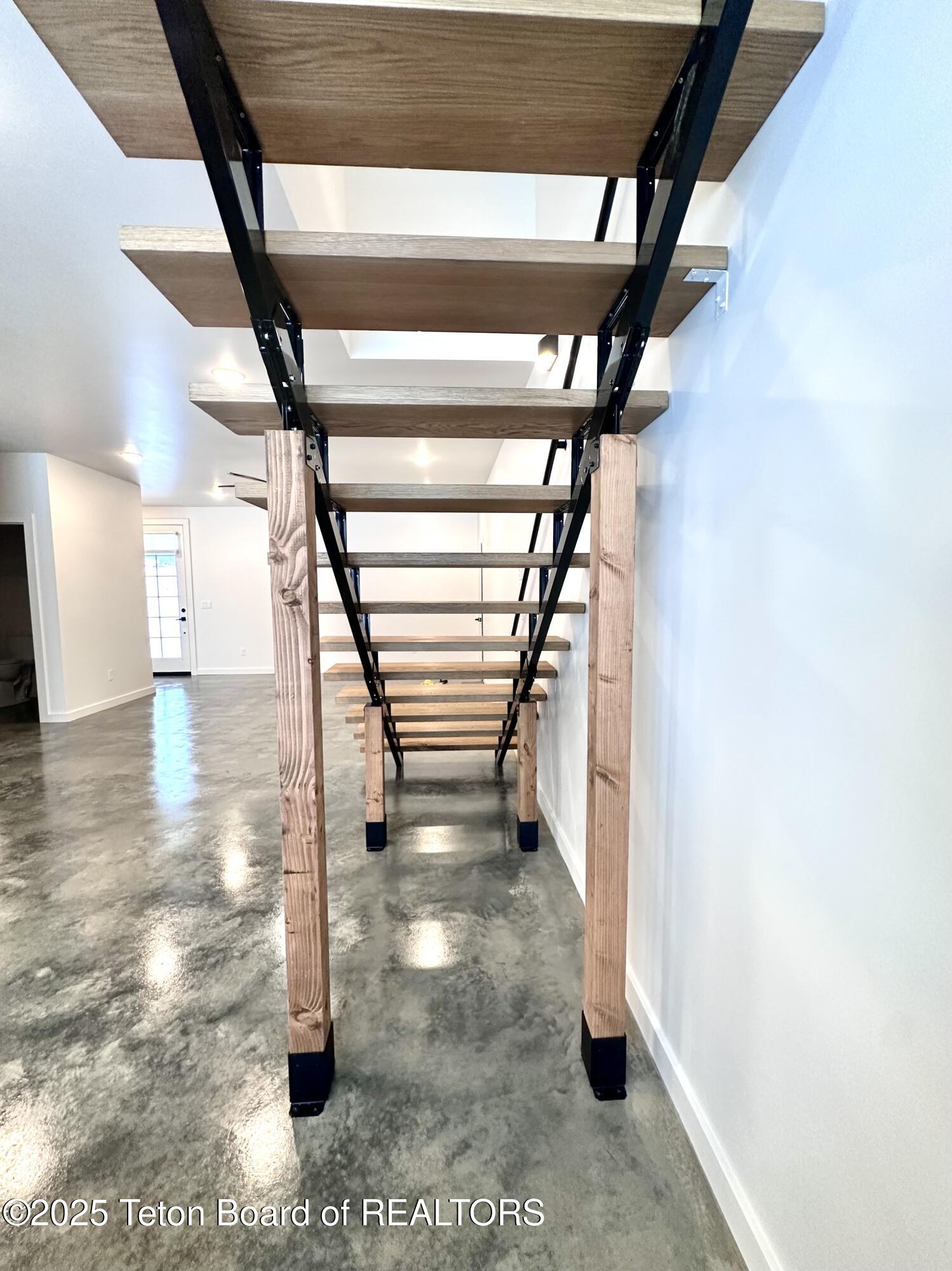 115 Spike Loop Etna, WY 83118 - Photo 16 of 63 IMG_7135