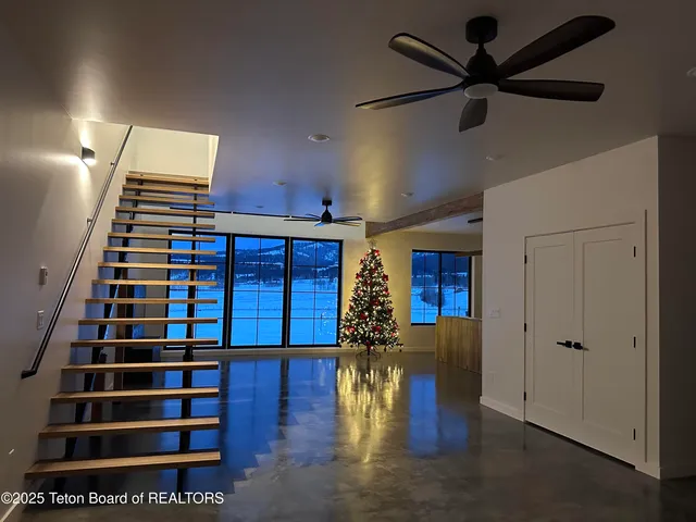 $1,100,000 | 115 Spike Loop, Etna, WY 83118