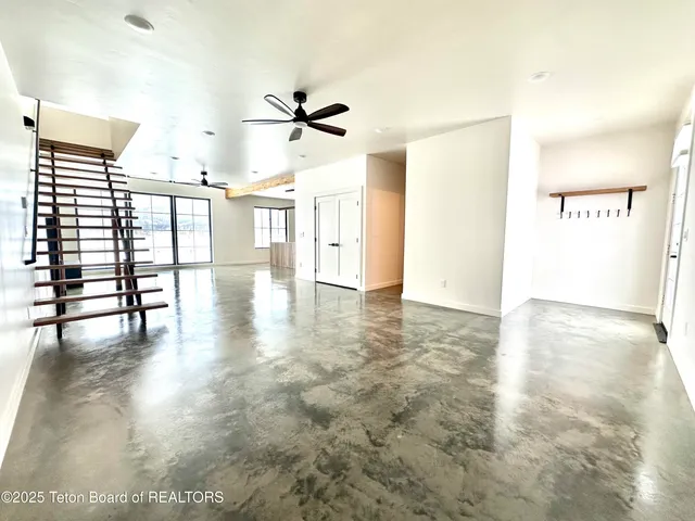 $1,100,000 | 115 Spike Loop, Etna, WY 83118