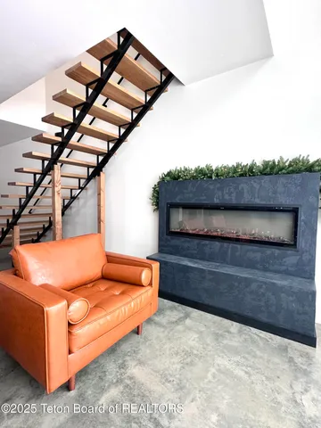 $1,100,000 | 115 Spike Loop, Etna, WY 83118