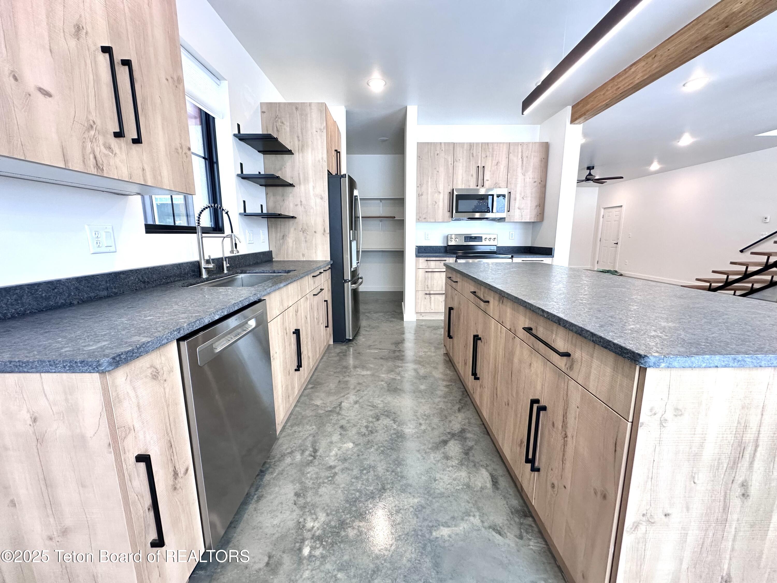 115 Spike Loop Etna, WY 83118 - Photo 22 of 63 IMG_7338