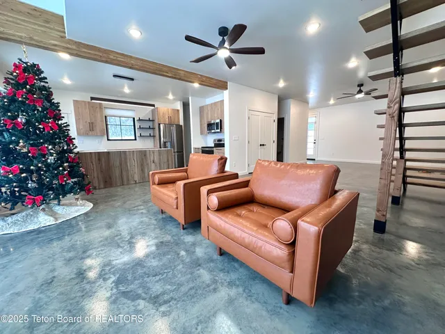 $1,100,000 | 115 Spike Loop, Etna, WY 83118