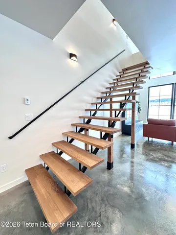 $1,100,000 | 115 Spike Loop, Etna, WY 83118