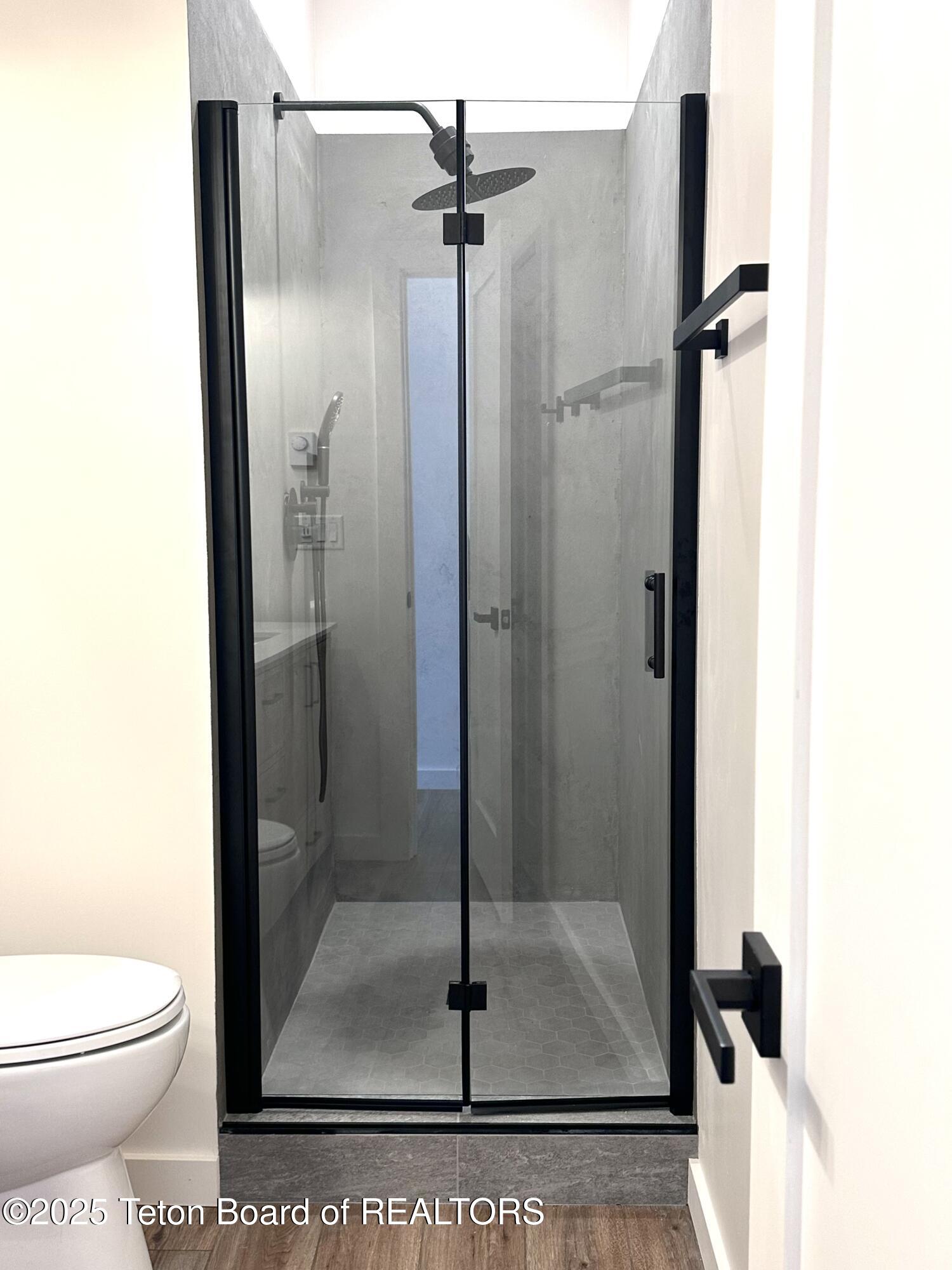 115 Spike Loop Etna, WY 83118 - Photo 26 of 63 IMG_7150