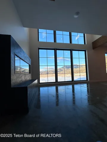 $1,100,000 | 115 Spike Loop, Etna, WY 83118