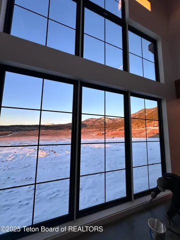 $1,100,000 | 115 Spike Loop, Etna, WY 83118