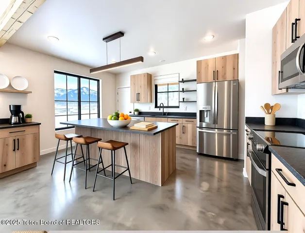 $1,100,000 | 115 Spike Loop, Etna, WY 83118