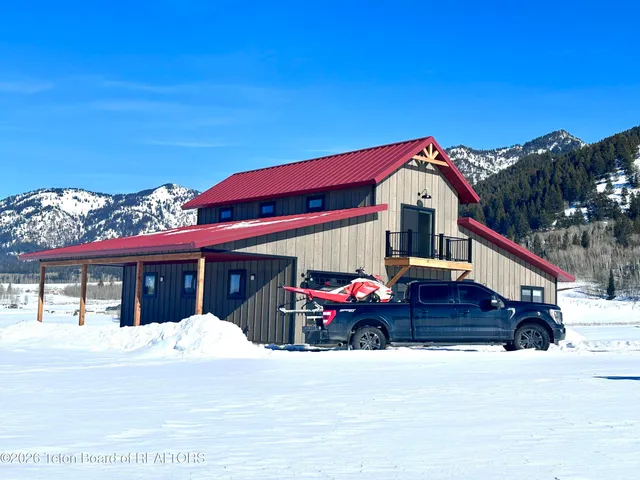 $1,100,000 | 115 Spike Loop, Etna, WY 83118