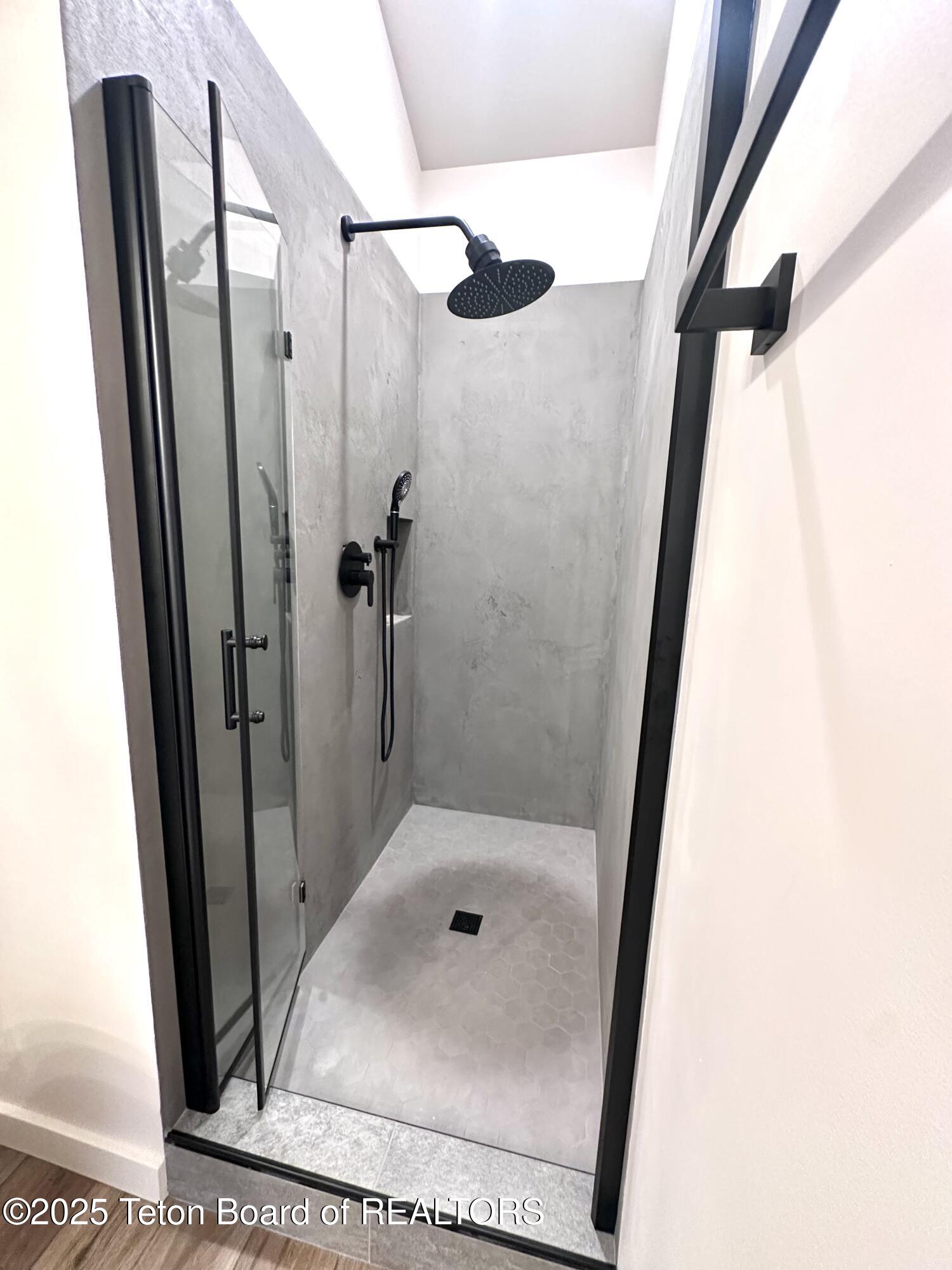 115 Spike Loop Etna, WY 83118 - Photo 35 of 72 IMG_7156