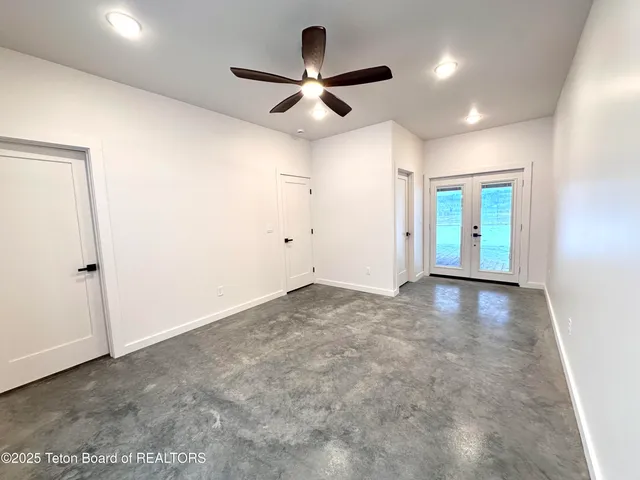 $1,100,000 | 115 Spike Loop, Etna, WY 83118