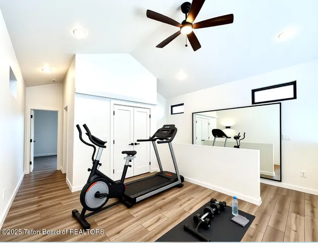 $1,100,000 | 115 Spike Loop, Etna, WY 83118