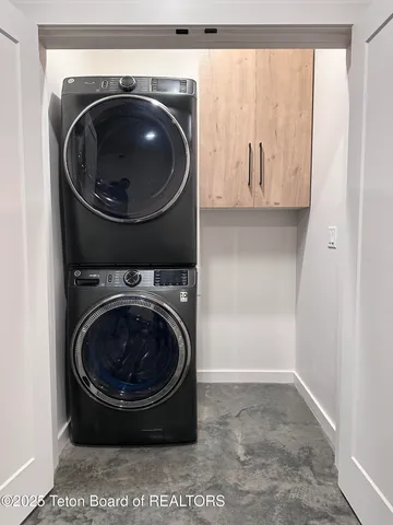 $1,100,000 | 115 Spike Loop, Etna, WY 83118