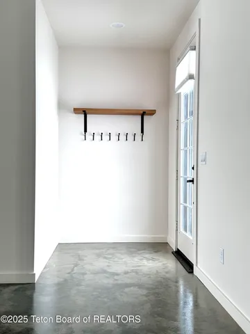 $1,100,000 | 115 Spike Loop, Etna, WY 83118