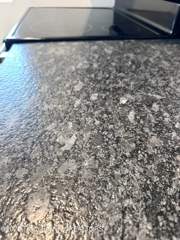 $1,100,000 | 115 Spike Loop, Etna, WY 83118