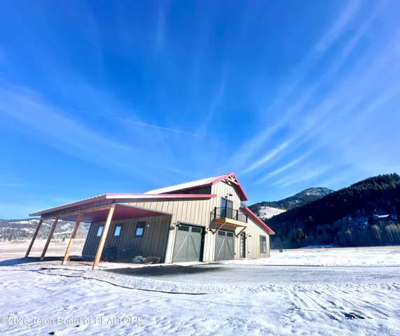 $1,100,000 | 115 Spike Loop, Etna, WY 83118
