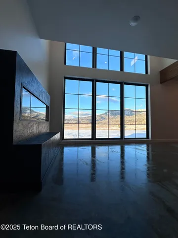 $1,100,000 | 115 Spike Loop, Etna, WY 83118