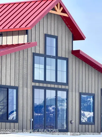 $1,100,000 | 115 Spike Loop, Etna, WY 83118