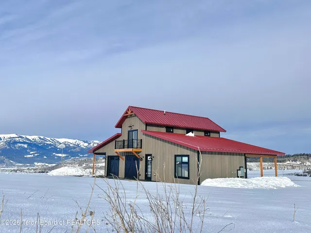 $1,100,000 | 115 Spike Loop, Etna, WY 83118