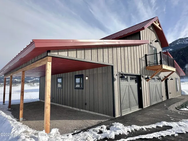 $1,100,000 | 115 Spike Loop, Etna, WY 83118