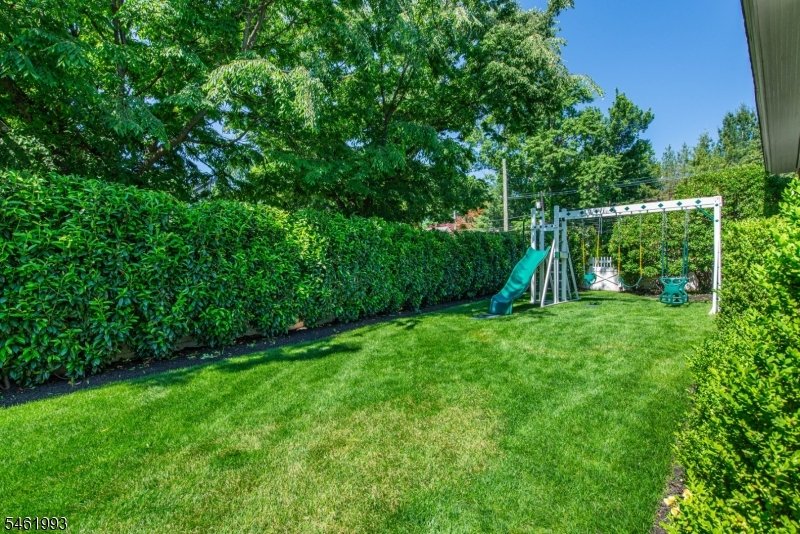 331 Grove Street Montclair, NJ 07042 - Photo 16 of 19 Gallery Image 16
