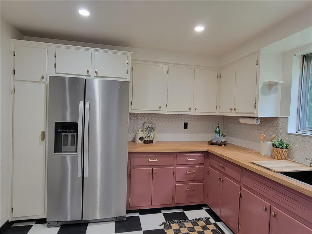 224 Herbst Road Coraopolis, PA 15108 - Photo 14 of 33