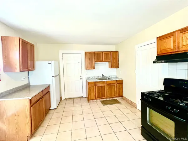 $1,800 | 30 Knapp Avenue, Middletown, NY 10940