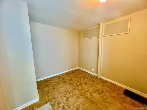$1,800 | 30 Knapp Avenue, Middletown, NY 10940