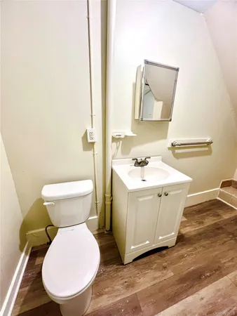 $1,800 | 30 Knapp Avenue, Middletown, NY 10940