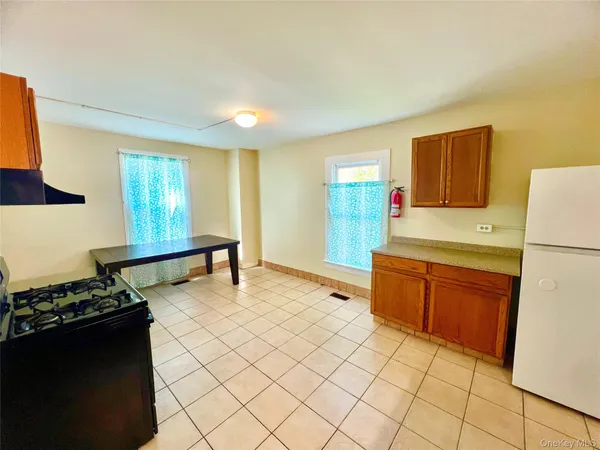 $1,800 | 30 Knapp Avenue, Middletown, NY 10940