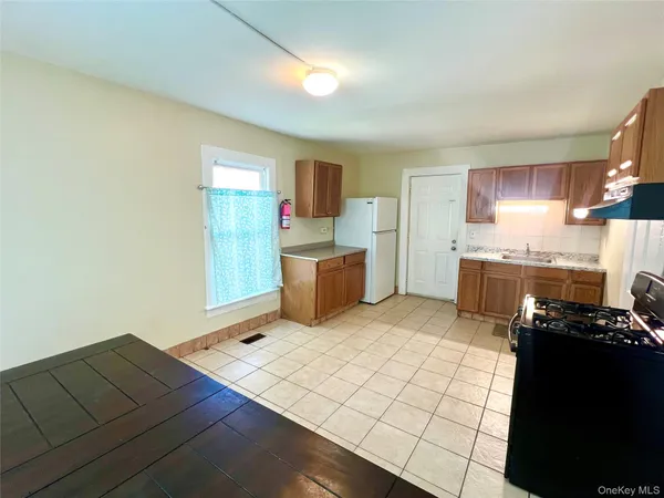 $1,800 | 30 Knapp Avenue, Middletown, NY 10940