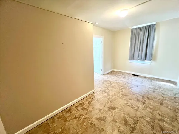 $1,800 | 30 Knapp Avenue, Middletown, NY 10940