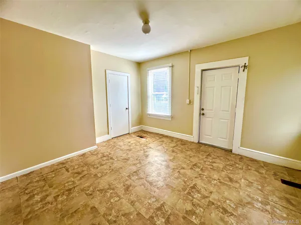 $1,800 | 30 Knapp Avenue, Middletown, NY 10940