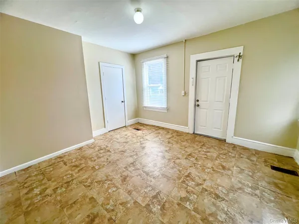 $1,800 | 30 Knapp Avenue, Middletown, NY 10940