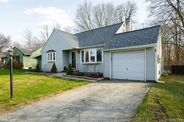 $399,000 | 6 Gale Drive, Poughkeepsie, NY 12603